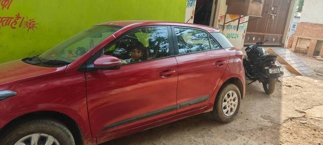 https://images10.gaadi.com/usedcar_image/4612569/original/processed_7e5f62dc-1f6a-4f4e-ae30-9b17b0aed2c2.jpg?imwidth=6401