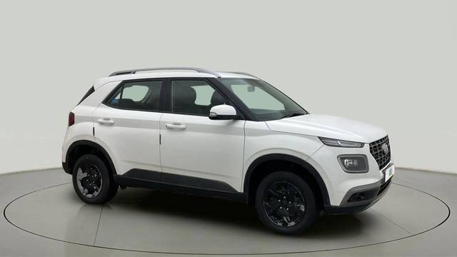 https://images10.gaadi.com/usedcar_image/4612632/original/7e7e627aa5a61e03cd106ae166c547ff.jpg?imwidth=6400