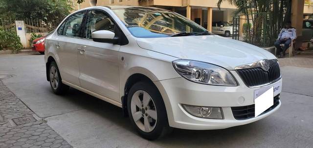 https://images10.gaadi.com/usedcar_image/4612635/original/processed_026d612799b18fb021aa7081b2215126.jpg?imwidth=6400