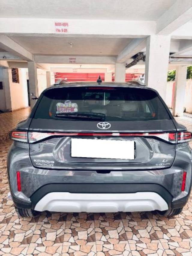 https://images10.gaadi.com/usedcar_image/4612725/original/processed_c9d533b7-e88c-40a9-a198-eb15679e5bc1.jpeg?imwidth=6401