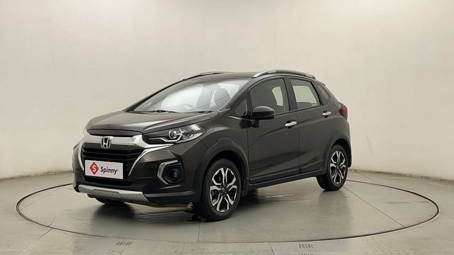 https://images10.gaadi.com/usedcar_image/4612730/original/b3117917ba80f080fa8871ffc38d8f77.JPG?imwidth=6400