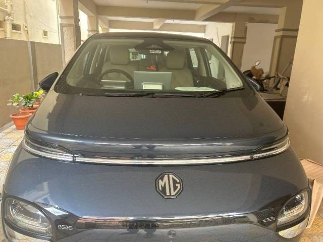 https://images10.gaadi.com/usedcar_image/4612756/original/processed_5cfbf193-05a3-4997-a9c0-0fefaff65fdf.jpg?imwidth=6400