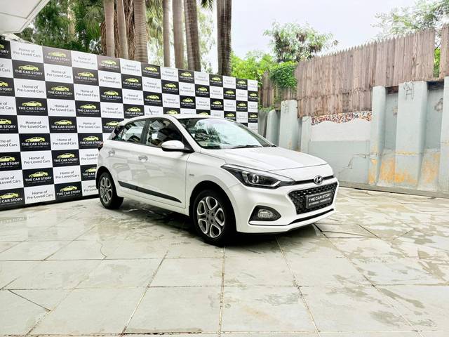https://images10.gaadi.com/usedcar_image/4612767/original/processed_c8f07471084c0d198488d2d2d384d6ec.jpg?imwidth=6400