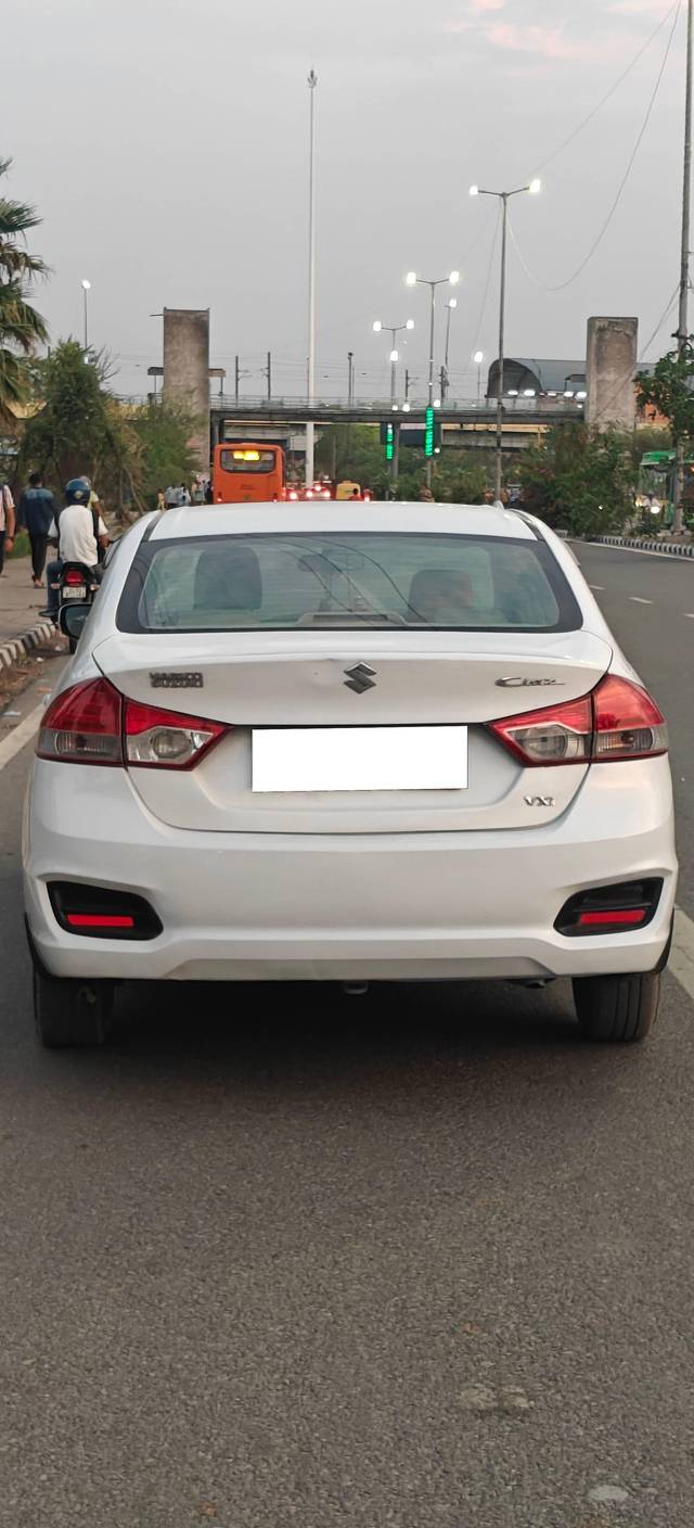 https://images10.gaadi.com/usedcar_image/4612768/original/processed_243663de1e67dac0101a1b9f65da75a1.jpg?imwidth=6401