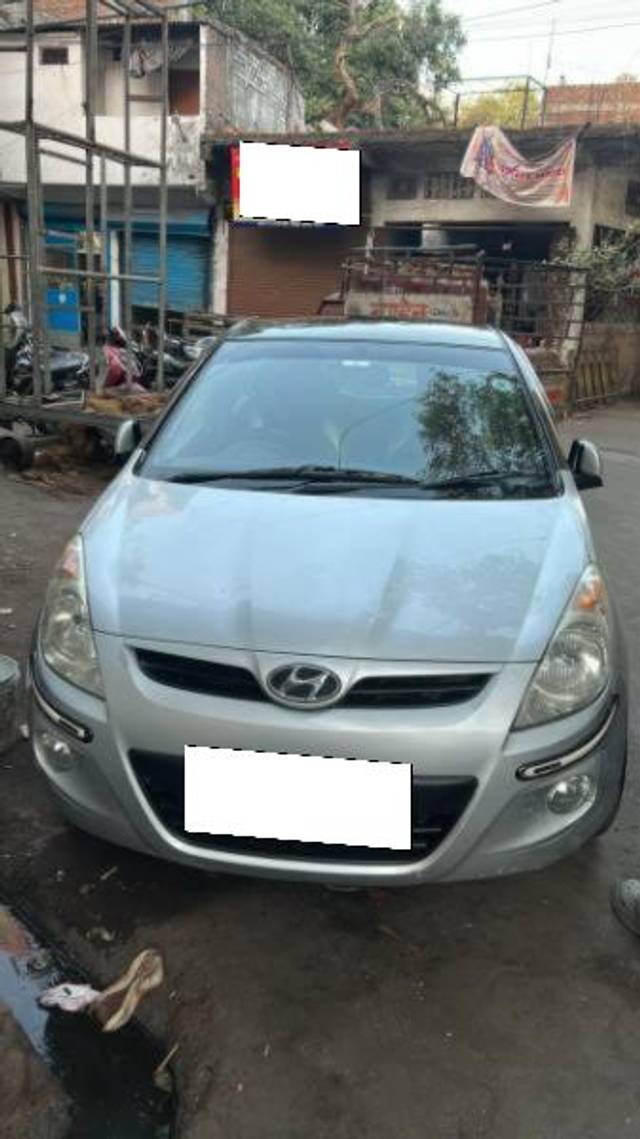 https://images10.gaadi.com/usedcar_image/4612776/original/processed_4575503e-5bab-40eb-bfd5-ffea27e9e6e1.jpg?imwidth=6400
