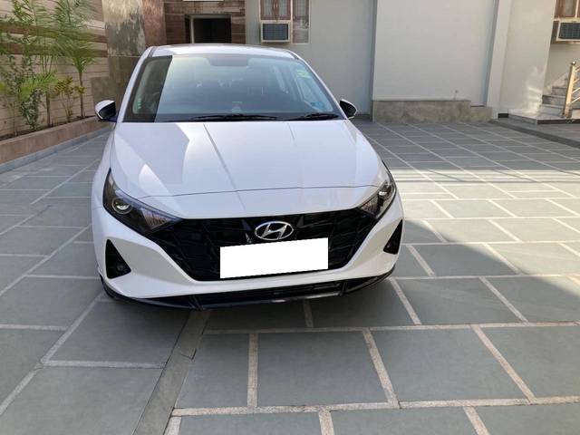 https://images10.gaadi.com/usedcar_image/4612961/original/processed_53cc2508-4cb7-4943-a2af-e2abc91c4578.jpg?imwidth=6400