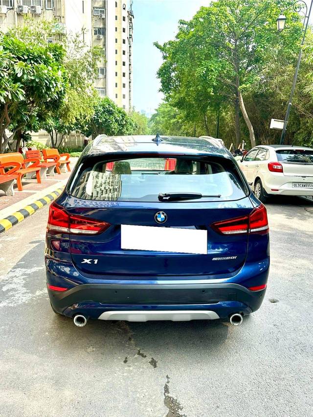 https://images10.gaadi.com/usedcar_image/4613005/original/processed_53b03adc30586dcb4099b02d518c02ea.jpg?imwidth=6402