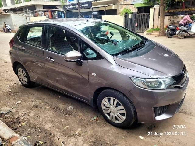 https://images10.gaadi.com/usedcar_image/4613018/original/processed_6efec009-5418-45fe-99a0-a6e242728930.jpg?imwidth=6401
