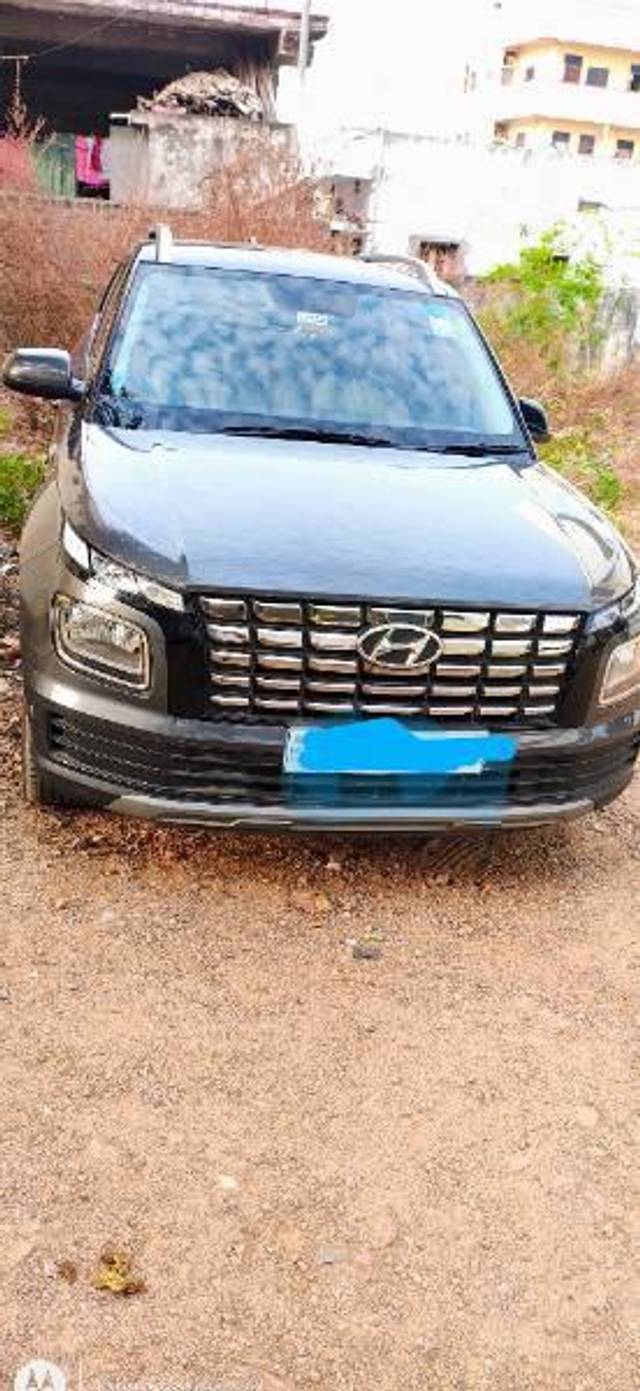 https://images10.gaadi.com/usedcar_image/4613020/original/processed_7ddf3753-fe39-4b1c-a22e-07852e57b175.jpg?imwidth=6400