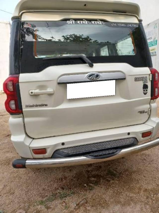 https://images10.gaadi.com/usedcar_image/4613059/original/processed_82294b2b-3568-4644-bf6b-0a643402ce3a.jpg?imwidth=6402