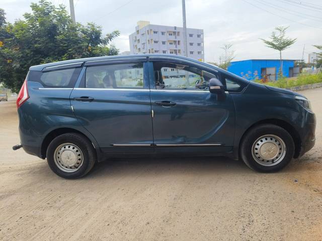 https://images10.gaadi.com/usedcar_image/4613076/original/2954e65d43e232d1d9978eb84eae21cb.jpg?imwidth=6401