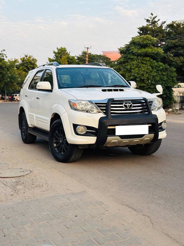 https://images10.gaadi.com/usedcar_image/4613085/original/processed_eb6c3598f9836ca0a229860e3bd6e170.jpeg?imwidth=6400