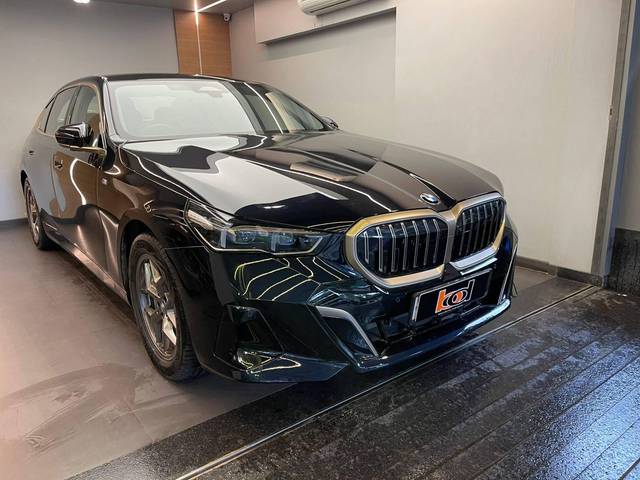 https://images10.gaadi.com/usedcar_image/4613114/original/processed_463c9e998b0e900e314bceff6e9c27d4.jpeg?imwidth=6401