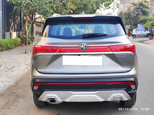 https://images10.gaadi.com/usedcar_image/4613115/original/processed_ad64c053ec84563638efb37f195a88b9.jpeg?imwidth=6401