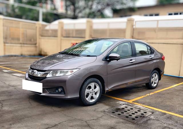 https://images10.gaadi.com/usedcar_image/4613118/original/processed_4702a6292c338cf45eb8c96aeed44fc4.jpg?imwidth=6402