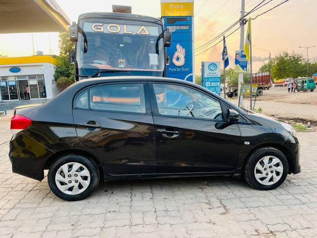 https://images10.gaadi.com/usedcar_image/4613129/original/processed_4b56dc2544d1e955d2718e338dcee7cd.jpg?imwidth=6401