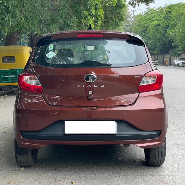 https://images10.gaadi.com/usedcar_image/4613136/original/processed_16a348d64e96e2dd83bf8c1d9a0cb380.jpg?imwidth=6402