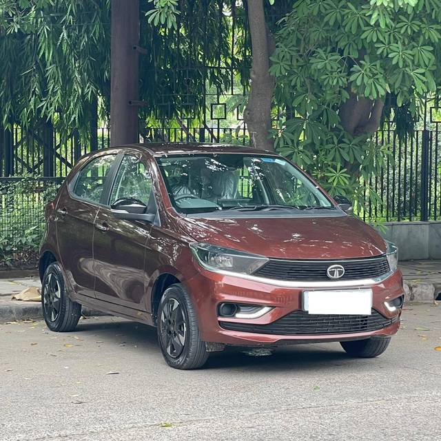 https://images10.gaadi.com/usedcar_image/4613136/original/processed_ff991b887f01b581d17987b459417ce9.jpg?imwidth=6400