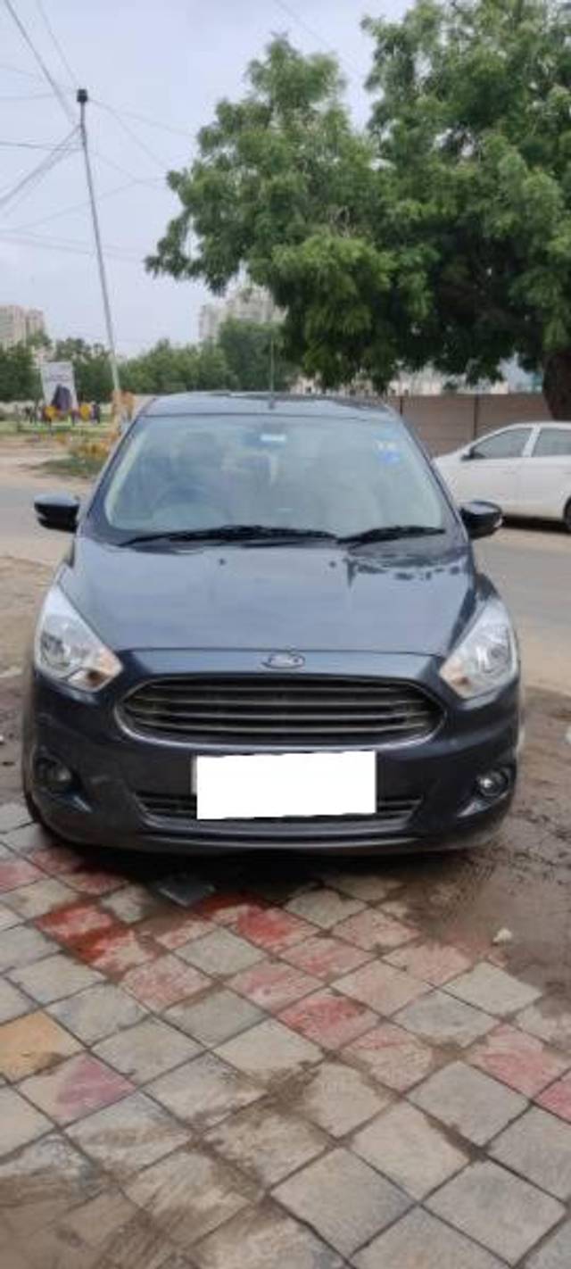 https://images10.gaadi.com/usedcar_image/4613139/original/processed_8ad7f315-320f-47c3-843b-fcd166c72cdf.jpg?imwidth=6402