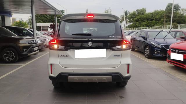 https://images10.gaadi.com/usedcar_image/4613146/original/processed_c78d8abe1d3e370a5caf01d8c0b2449b.jpg?imwidth=6402
