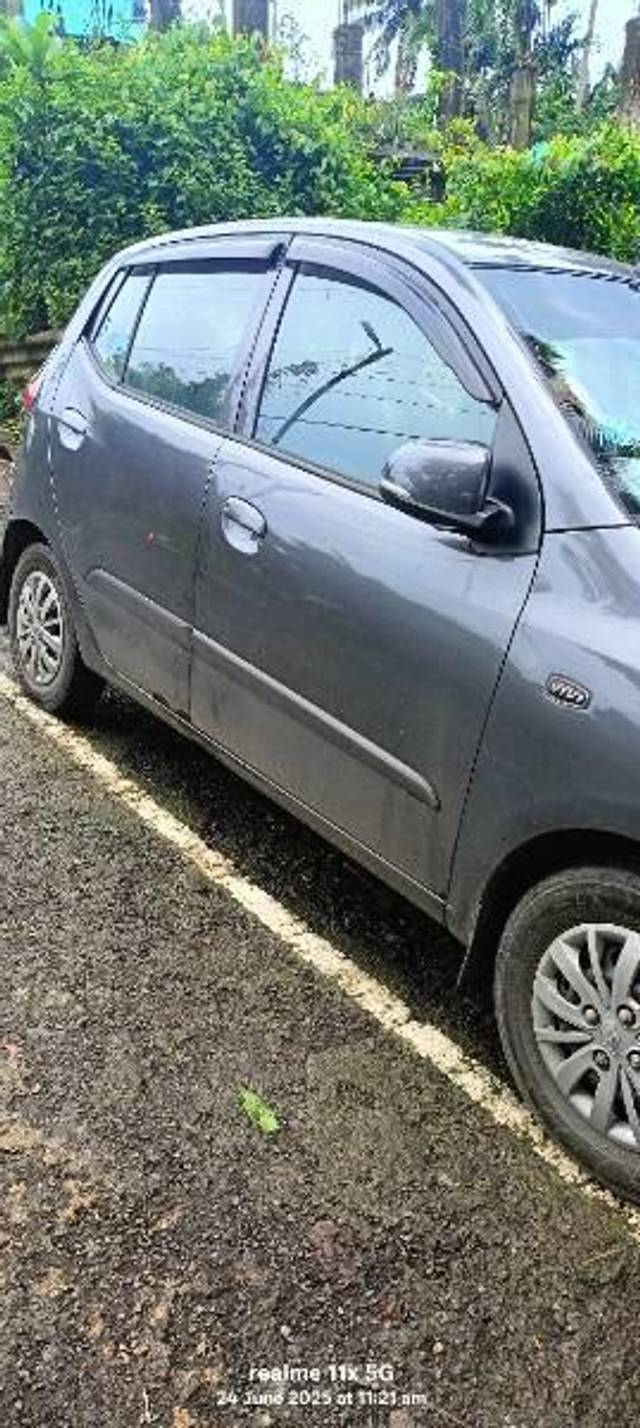 https://images10.gaadi.com/usedcar_image/4613147/original/processed_f131bc9e-2e2d-4383-ac88-4a55c9be8b38.jpg?imwidth=6402