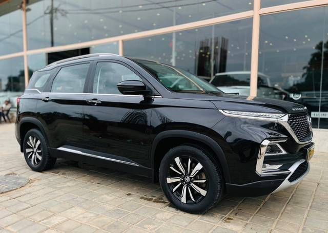https://images10.gaadi.com/usedcar_image/4613148/original/processed_b4f0f19b052a3d1183ddf869ca9351bd.jpg?imwidth=6400
