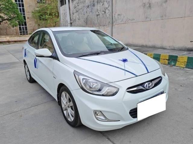 https://images10.gaadi.com/usedcar_image/4613152/original/processed_196cdef610deb7eb129da87ad263f6be.jpg?imwidth=6400