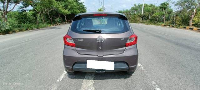 https://images10.gaadi.com/usedcar_image/4613156/original/processed_d44b37b0d84e1743ab9a106bb080d405.jpg?imwidth=6402