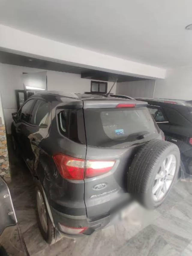 https://images10.gaadi.com/usedcar_image/4613160/original/ab8147dd-b4c1-4925-8b51-db884aa9216c.png?imwidth=6402