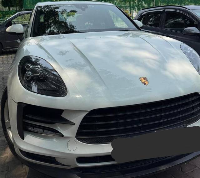 https://images10.gaadi.com/usedcar_image/4613170/original/0aaea6b9132ab93919bf461af718f15b.jpg?imwidth=6400