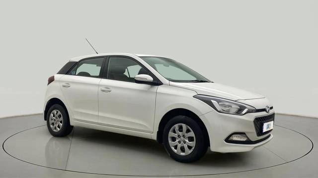 https://images10.gaadi.com/usedcar_image/4613177/original/d4418ddf1b76e2fb9b7167e0ab985578.jpg?imwidth=6400