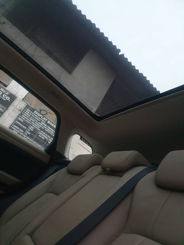 https://images10.gaadi.com/usedcar_image/4613180/original/c27e2f79a450217c4973da8a5b35351c.jpg?imwidth=6402