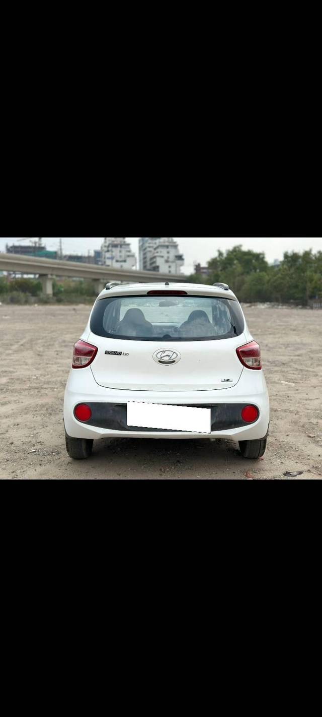https://images10.gaadi.com/usedcar_image/4613188/original/processed_a5cb8411a4d454de338cdc29bb16ec92.jpg?imwidth=6401