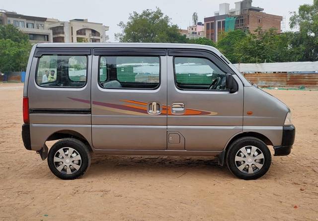 https://images10.gaadi.com/usedcar_image/4613189/original/21f8cd1599e98020cb302875ffd40568.jpg?imwidth=6401