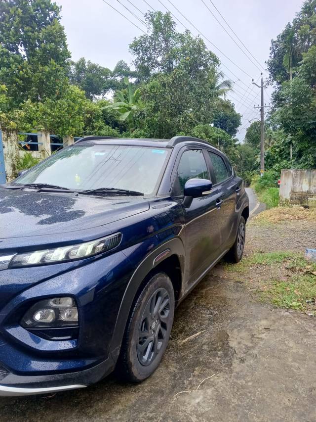 https://images10.gaadi.com/usedcar_image/4613219/original/15796f78-c56a-476c-97f6-172fa641e085.jpg?imwidth=6401