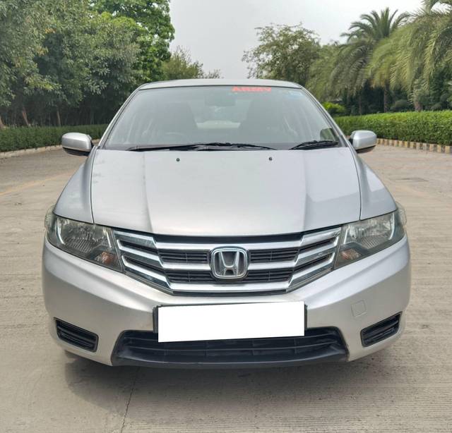 https://images10.gaadi.com/usedcar_image/4613240/original/processed_0d3585d3b8a84f7e0984bef95b0730d1.jpg?imwidth=6400