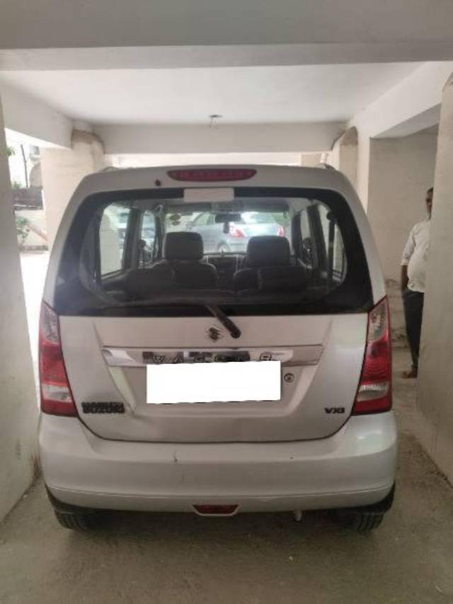 https://images10.gaadi.com/usedcar_image/4613241/original/processed_5c488486-a9f3-490b-8790-9f461a441d24.jpg?imwidth=6402