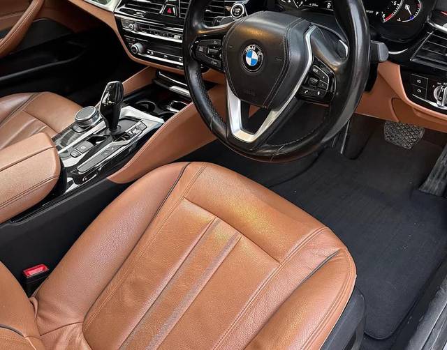 https://images10.gaadi.com/usedcar_image/4613247/original/6c7548b5ab404f197557f6f4726b9d85.jpg?imwidth=6401