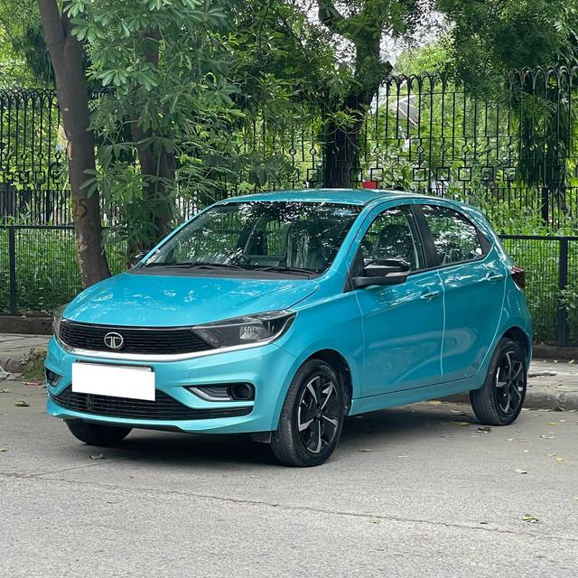 https://images10.gaadi.com/usedcar_image/4613257/original/processed_379093171aa030e38e1671be9cc26508.jpg?imwidth=6400