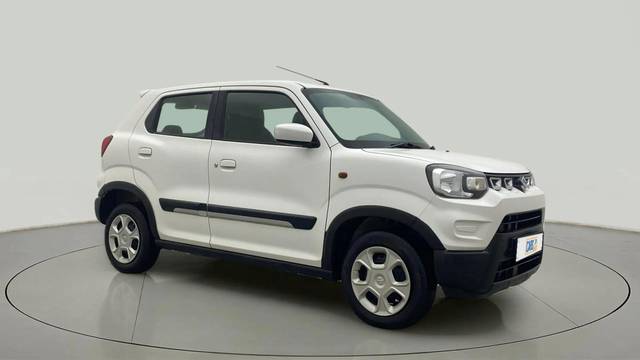https://images10.gaadi.com/usedcar_image/4613272/original/1959ab30f20ed19e9cfeaf0d9fbcc1fd.jpg?imwidth=6400