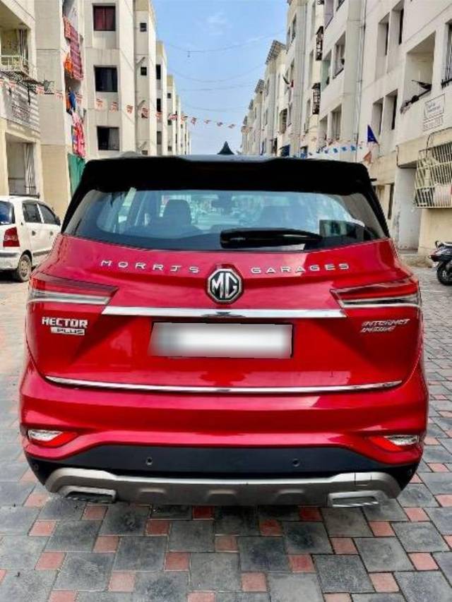 https://images10.gaadi.com/usedcar_image/4613281/original/processed_8beb292f-3694-40b8-80f6-75f306633ced.jpeg?imwidth=6402