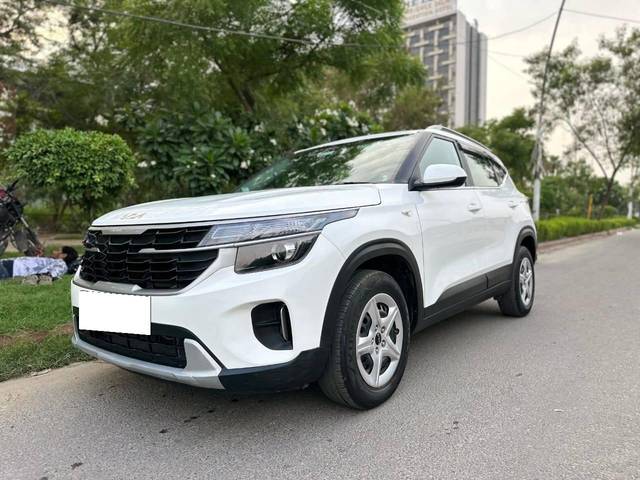 https://images10.gaadi.com/usedcar_image/4613283/original/processed_542933d5c3354c66b27174b6cdaa21db.jpg?imwidth=6402