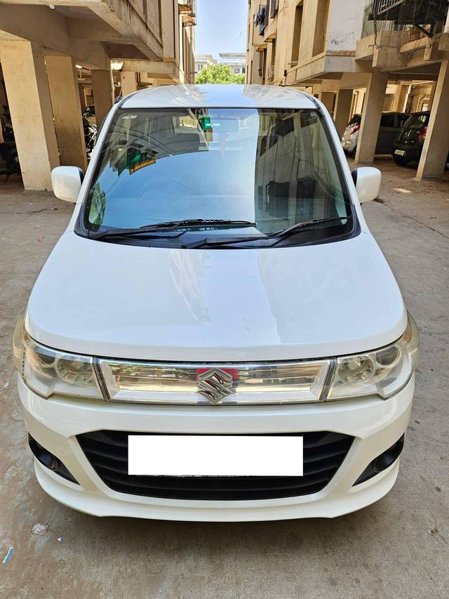 https://images10.gaadi.com/usedcar_image/4613294/original/processed_c29cab32-4bb1-486e-9108-a40a676d64b2.jpg?imwidth=6400