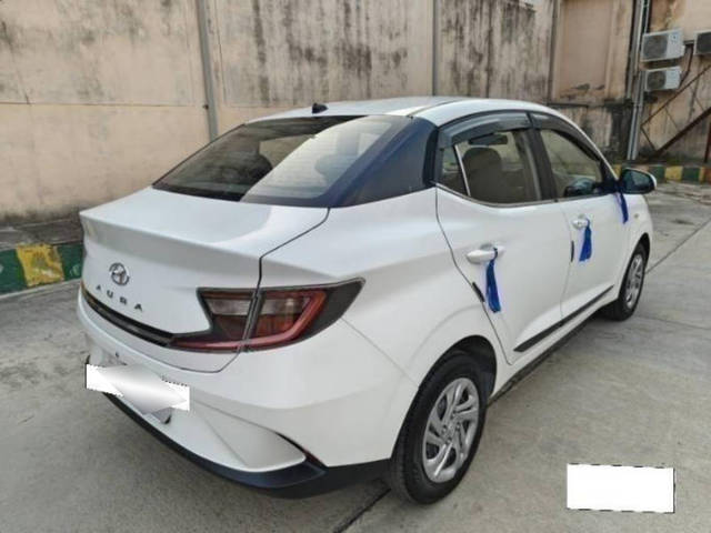 https://images10.gaadi.com/usedcar_image/4613303/original/processed_fa96e16394f788201fc057b2fce27868.png?imwidth=6402