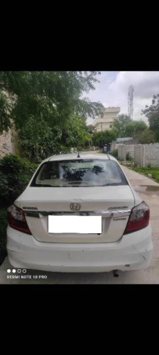 https://images10.gaadi.com/usedcar_image/4613312/original/processed_6132fd34-6b84-4840-a1af-67d6efd96c03.jpg?imwidth=6401