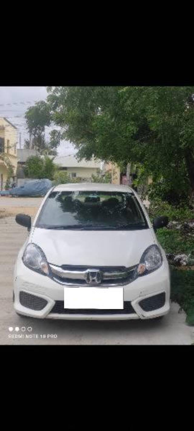 https://images10.gaadi.com/usedcar_image/4613312/original/processed_c8b4ab8d-53e8-4851-bc88-7ddc15bc9e57.jpg?imwidth=6400