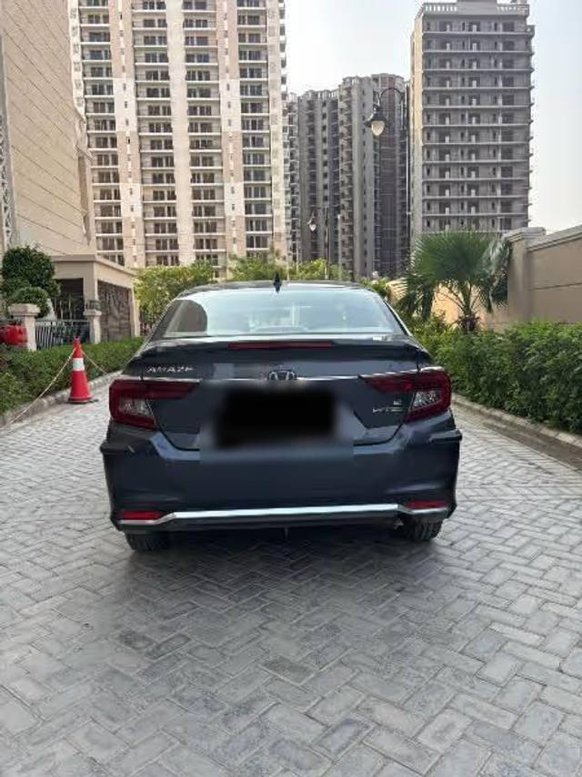 https://images10.gaadi.com/usedcar_image/4613317/original/ea37be18-d7f1-47b2-a97c-c9e1485a68fa.png?imwidth=6402