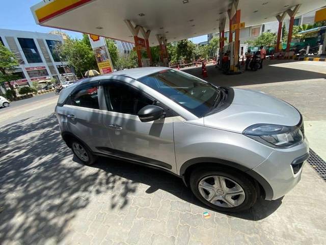https://images10.gaadi.com/usedcar_image/4613324/original/processed_6bb7901a-ba78-4c74-b1a6-b9d6efdca2b2.jpeg?imwidth=6400