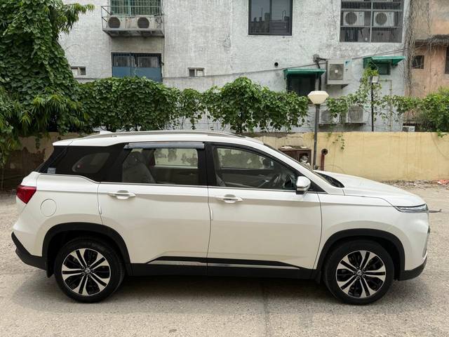 https://images10.gaadi.com/usedcar_image/4613379/original/11bf0f6afaede97c571da87667fc2e8c.jpg?imwidth=6402