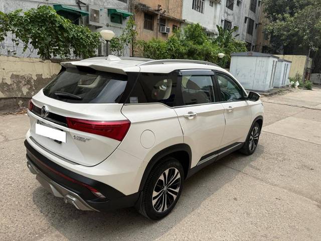 https://images10.gaadi.com/usedcar_image/4613379/original/processed_7be2aa3e24bd9114b456f5ade4ff6dab.jpg?imwidth=6402